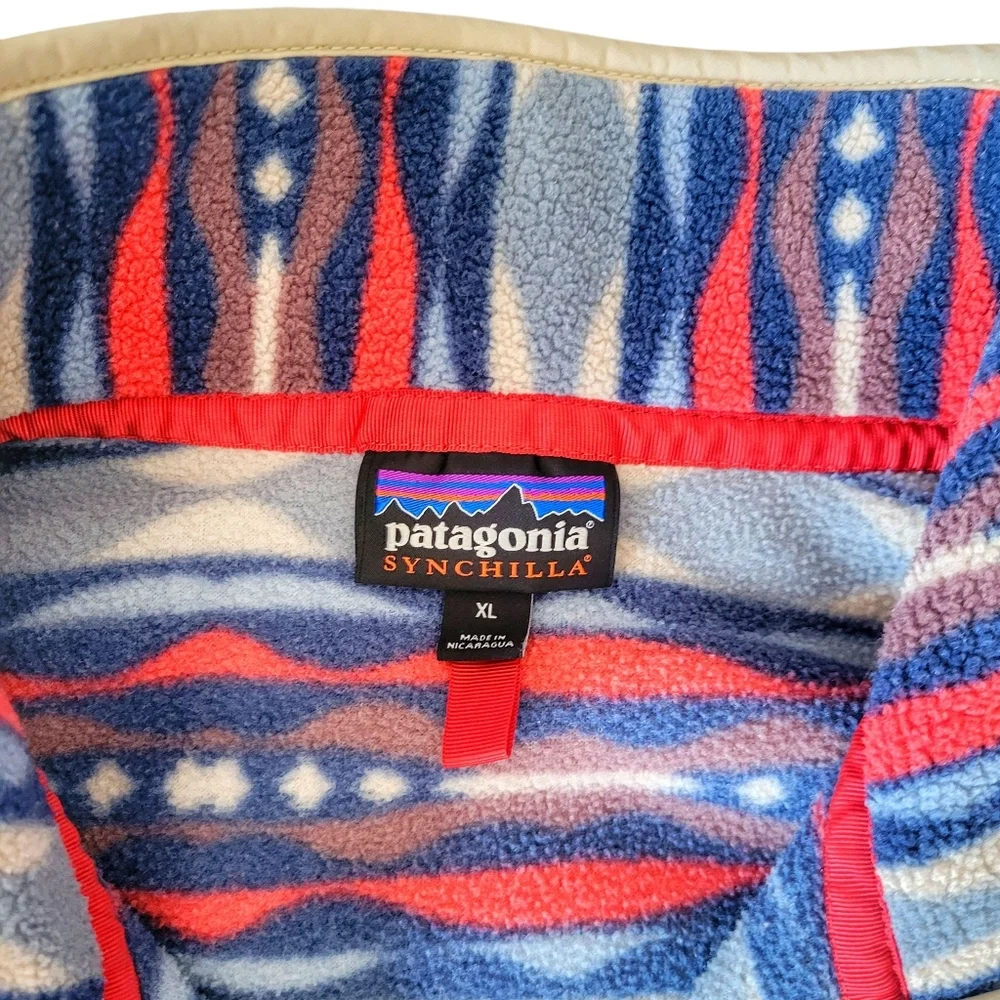 Patagonia // M's Lightweight Synchilla Snap-T Fleece Pullover / L / Sumac Red - Picture 6 of 9